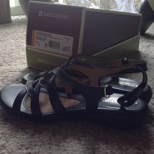 🍀 COMFY & Like New Naturalizer Size 7 1/2 Black🌻
