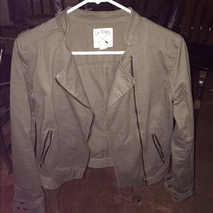 La hearts green jacket