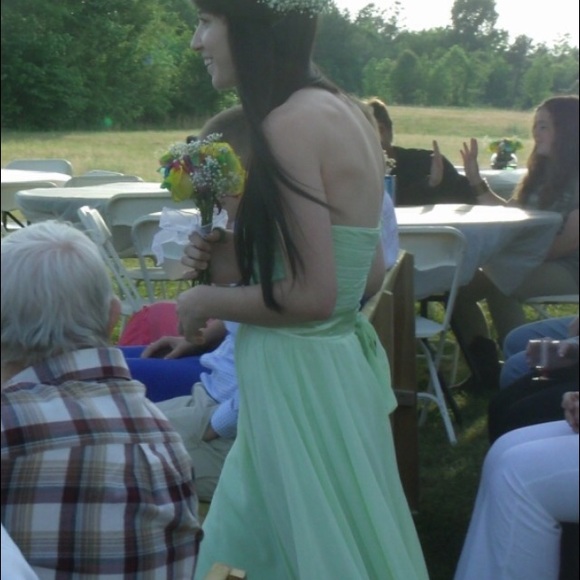 Formal dress - Picture 2 of 4