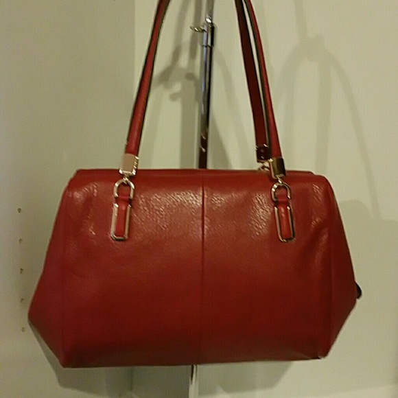 Coach Madison Pebble Leather w/ Gold Tone Hardware - Picture 4 of 4