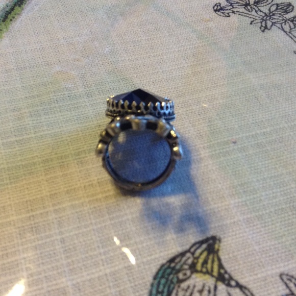 SOLD🚫 gothic ring size 8💍 - Picture 3 of 3