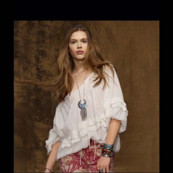 💃💃TRENDING 💃💃  Off Shoulder Top - Picture 2 of 3