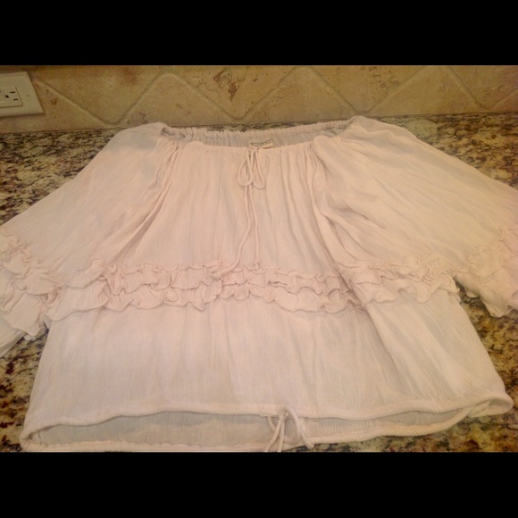 💃💃TRENDING 💃💃  Off Shoulder Top - Picture 3 of 3