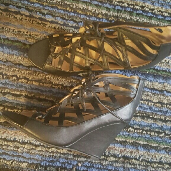 Black Wedges