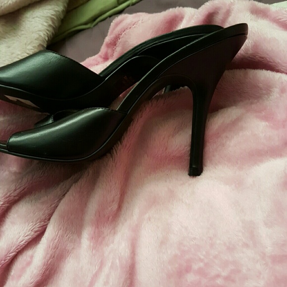Steve Madden black slip on heels - Picture 3 of 4