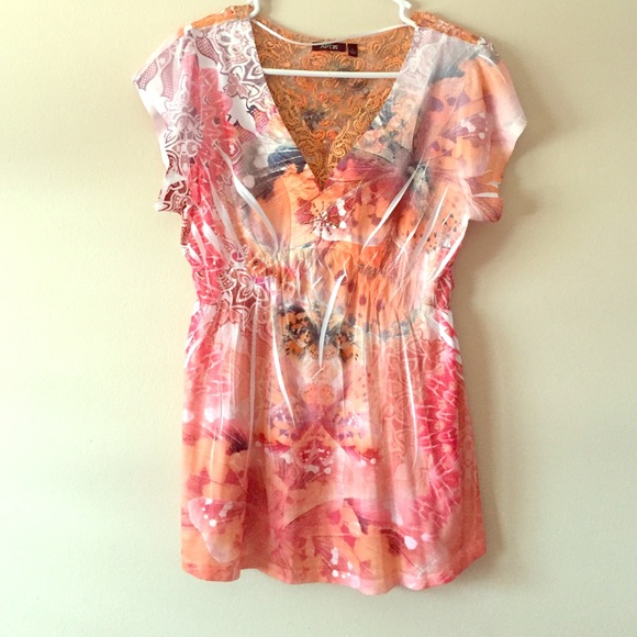 Apt 9 Top