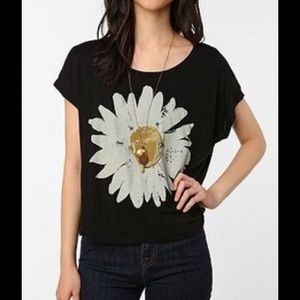 Truly Madly Deeply daisy graphic muscle tee, black