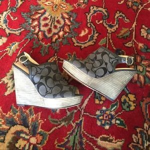 GUC Coach Janet Signature Wedge 5.5