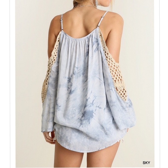 ‼️ LAST‼️Sky blue Tie dye print cold shoulder top - Picture 3 of 4