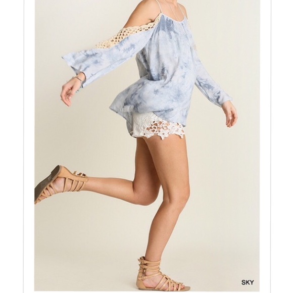 ‼️ LAST‼️Sky blue Tie dye print cold shoulder top - Picture 4 of 4