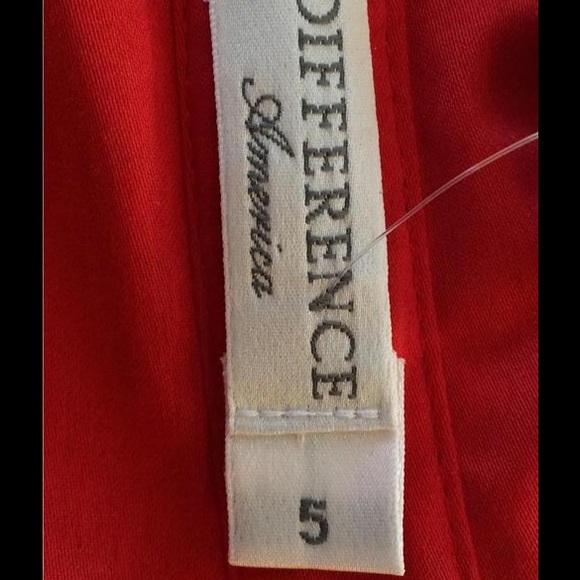 Difference Red Pleated Back Blouse - Picture 4 of 4