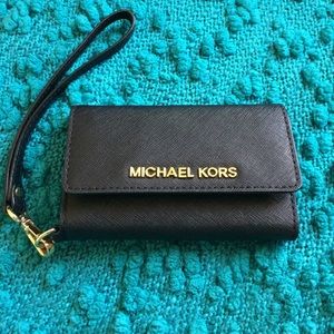FINAL SALE Michael Kors wristlet wallet