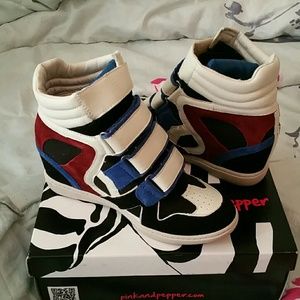 Skeechers sneaker wedges