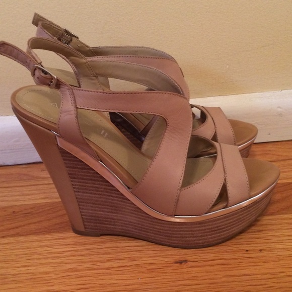 ALDO genuine leather summer platforms in nude