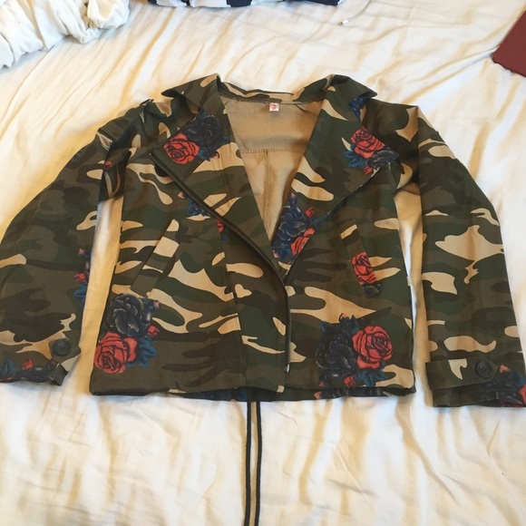 Camo jacket never worn!