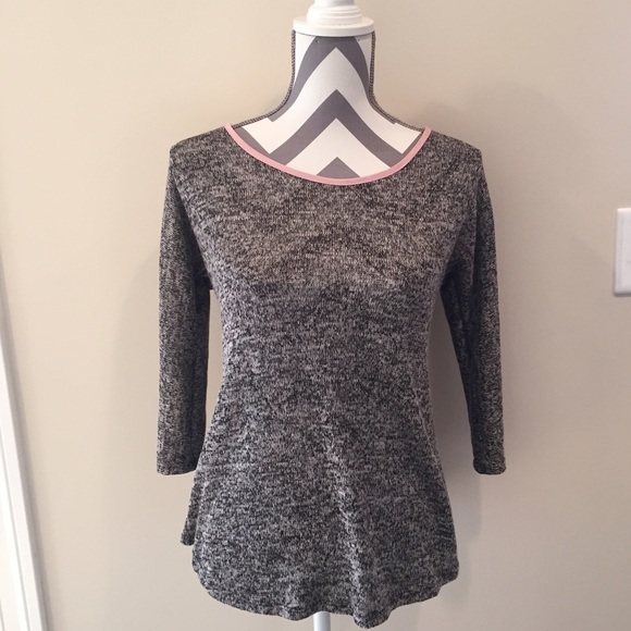 🚫SOLD Maternity Top 🎀 - Picture 2 of 4