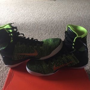 Kobe 9 size 11 men's