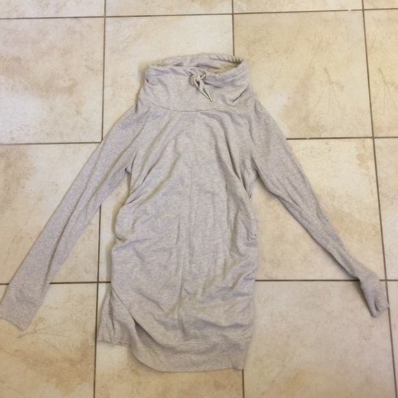 Liz Lange tunic/cowl neck sweatshirt maternity