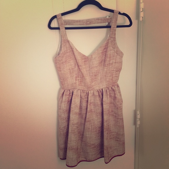 Maroon and cream backless dress