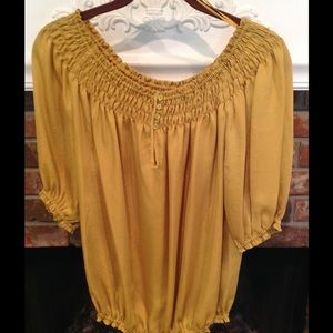 Violet & Claire Gold Top Sz S