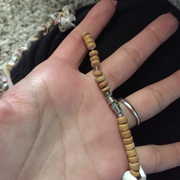 Shell necklace! - Picture 3 of 3