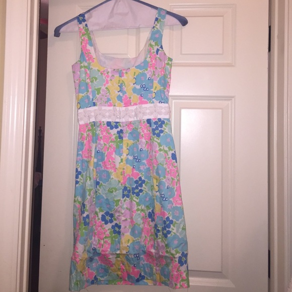 Lilly Pulitzer - Picture 2 of 3