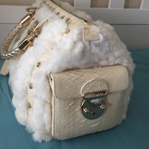 SOLD🌹Versace limited edition rabbit fur bag - Picture 4 of 4