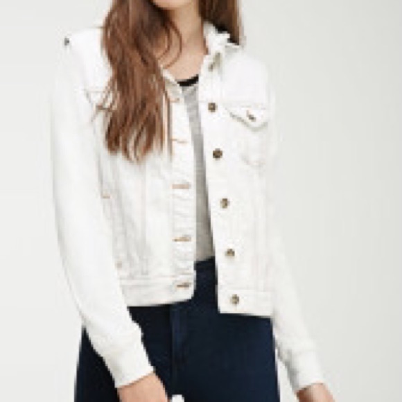 ❌SOLD in bundle! NWOT White denim hooded jacket