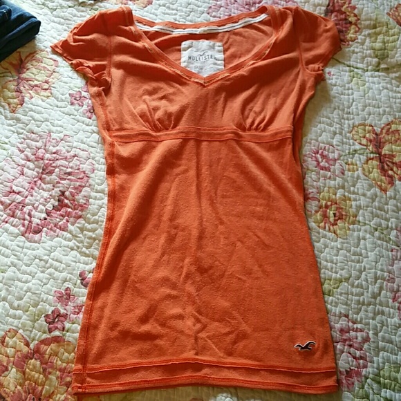 Hollister v neck banded tee small