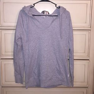 Cute gray VS sweatshirt