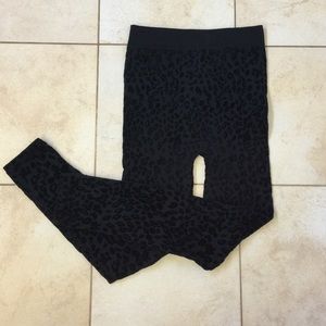 Black leopard velvety leggings