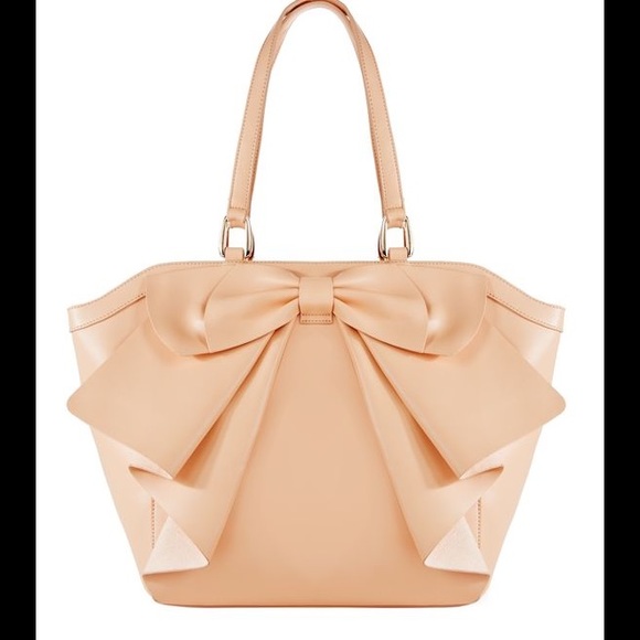 Luminating Tan purse