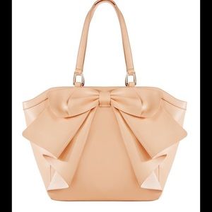 Luminating Tan purse