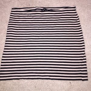 H&M creme and black mini pencil skirt