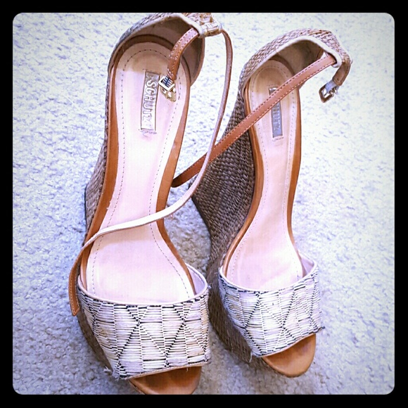 Schutz straw wedges