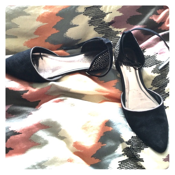 Black suede point toe flats • AE