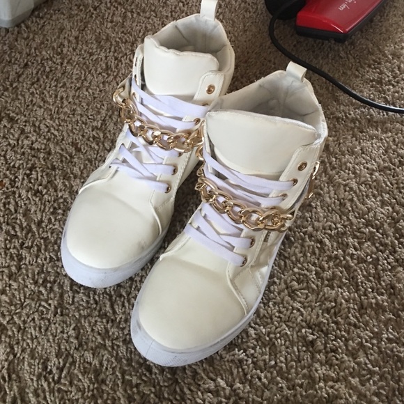 Shoes - Picture 2 of 3
