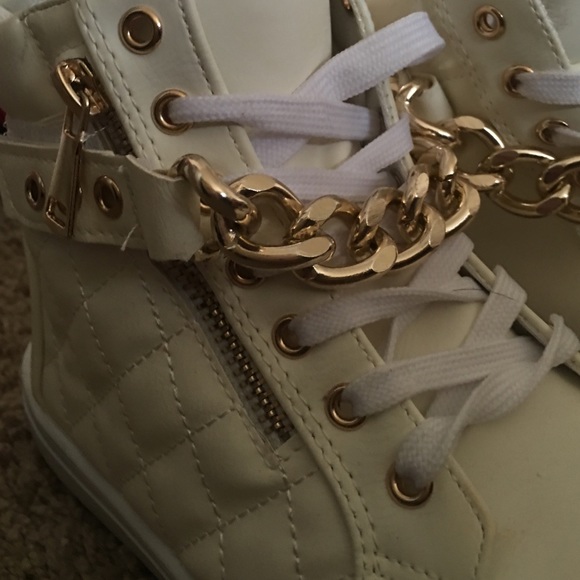 Shoes - Picture 3 of 3