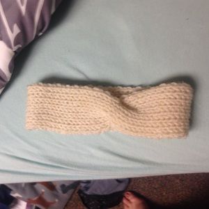 White headband knitted
