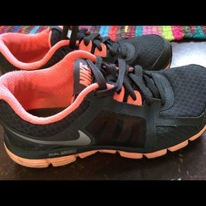 Nike Dual Fusion Women's Running Sneakers