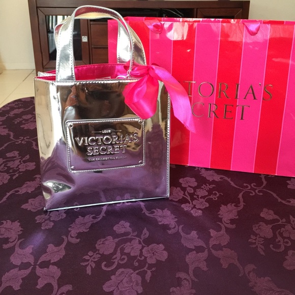 Victoria's Secret Handbags - 💕Victory Secret Metallic Silver Tote💕