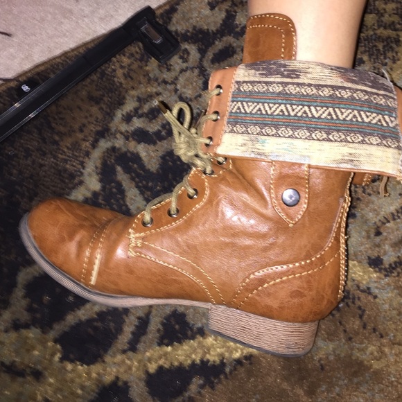 🚫🚫🚫SOLD.American eagle combat boots