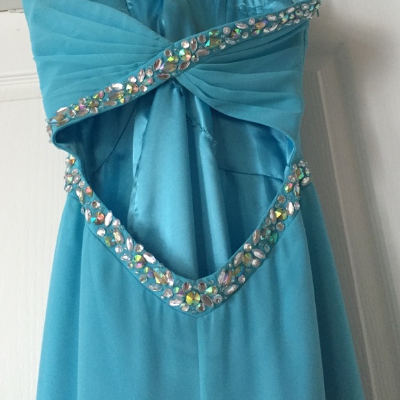 Prom dress - Picture 3 of 4