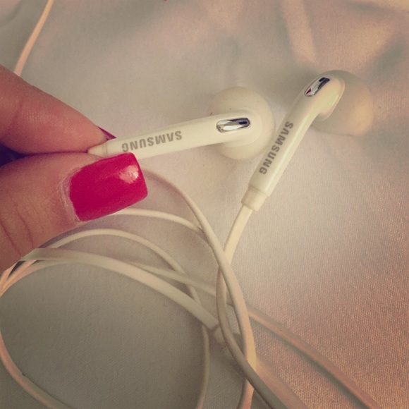 Samsung white headphones!