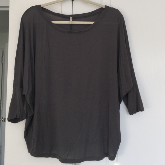 Grey nice top w/ half sleeves