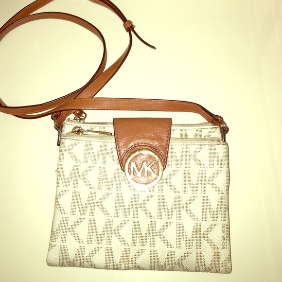 MK PURSE