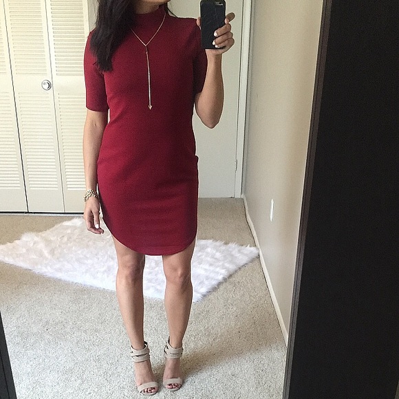 Dresses & Skirts - Wine rounded hem ribbed dress