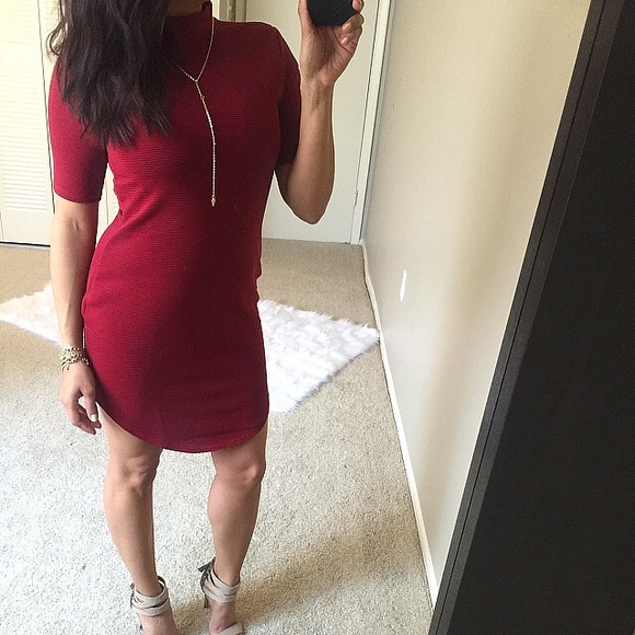 Wine rounded hem ribbed dress - Picture 2 of 4