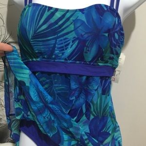 One piece bathing suit NWT. Pretty Colors!