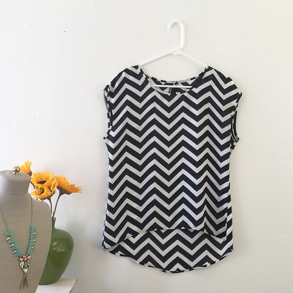 HeartSoul Tops - Chevron print Top Blouse